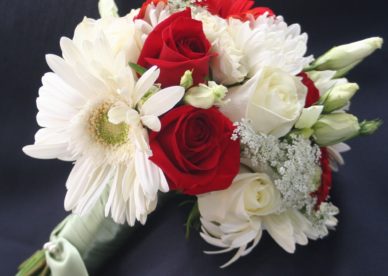 ورد أحمر وابيض حب رومانسي Red And White Wedding Flowers - صور ورد وزهور Rose Flower images
